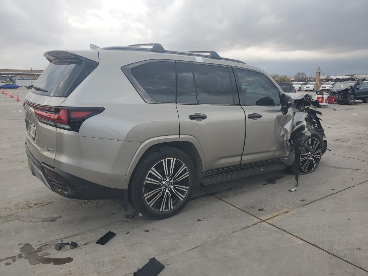 2023 LEXUS LX 600 BAS - Image 3