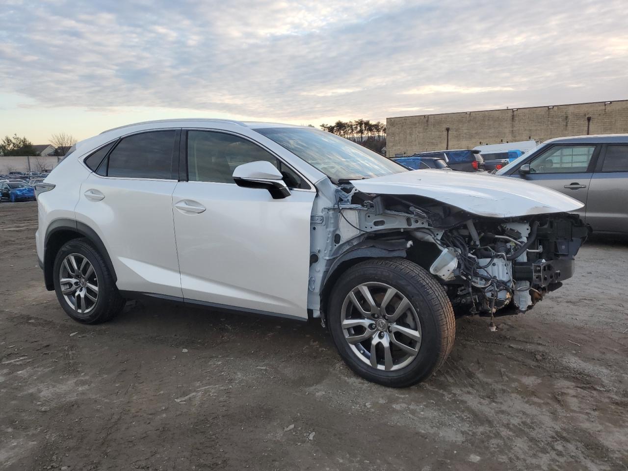 2015 LEXUS NX 200T - Image 4