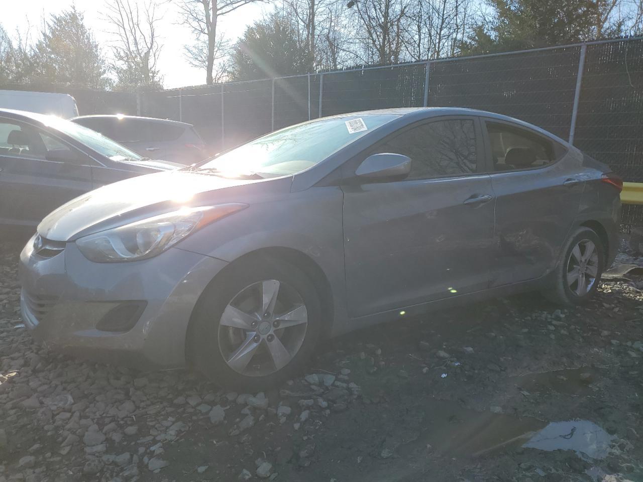 2013 HYUNDAI ELANTRA GL