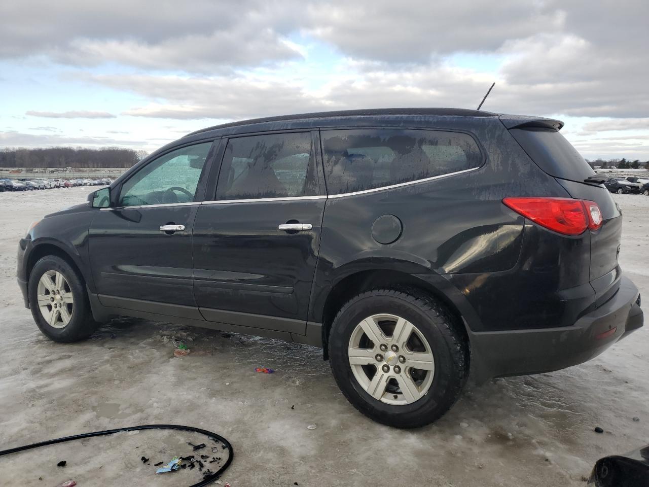 2011 CHEVROLET TRAVERSE L - Фото 2