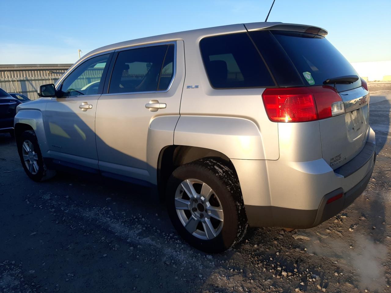 2013 GMC TERRAIN SL - Image 2
