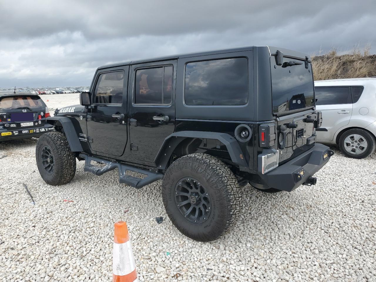 2015 JEEP WRANGLER U - Image 2