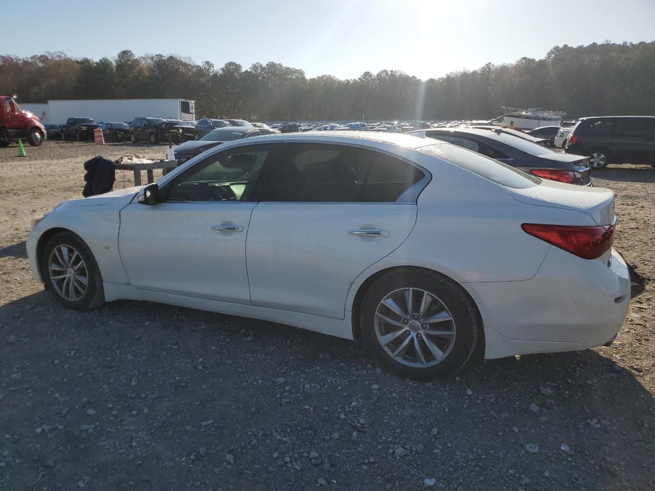 2015 INFINITI Q50 BASE - Фото 2