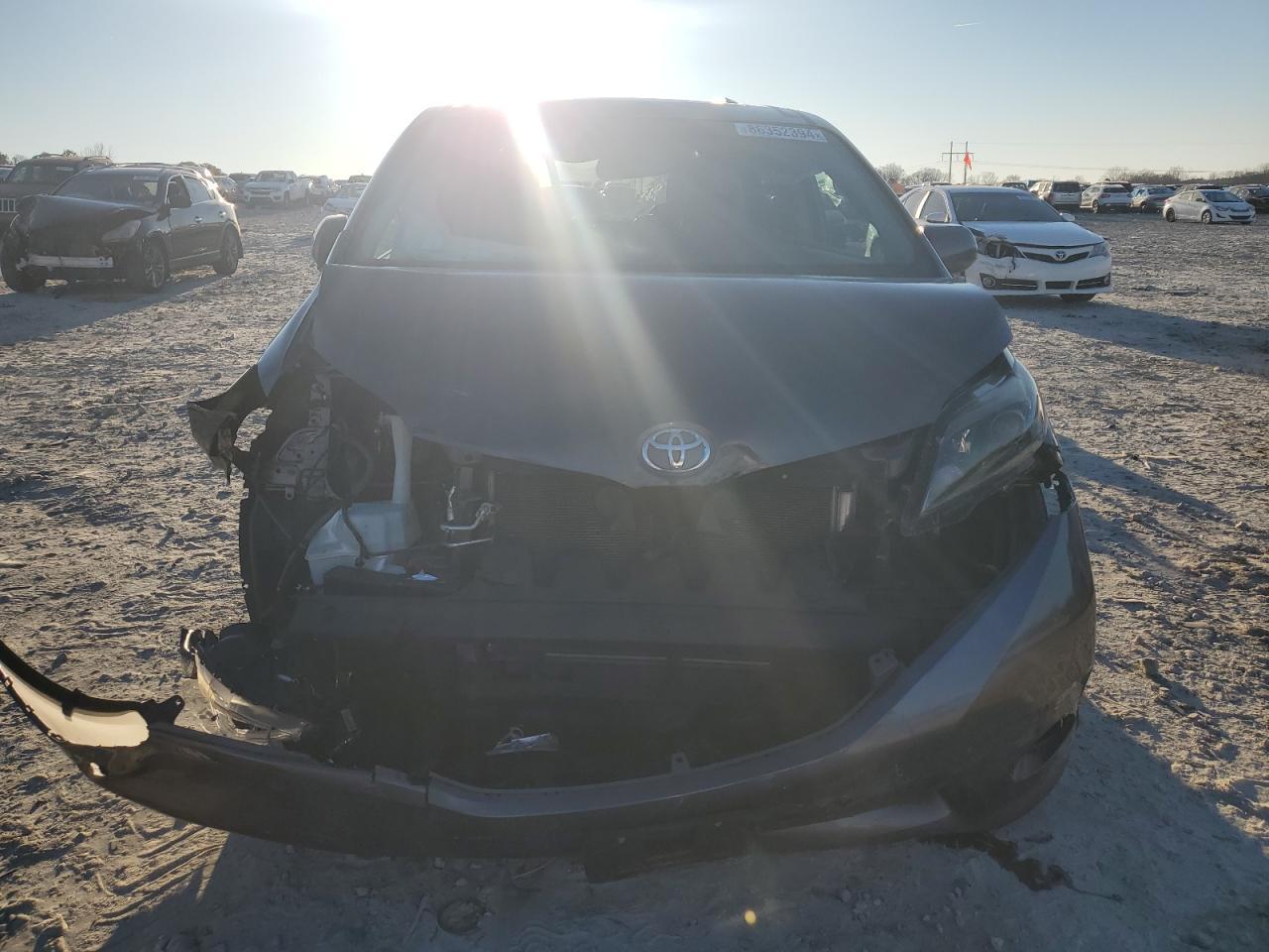 2015 TOYOTA SIENNA SPO - Image 5