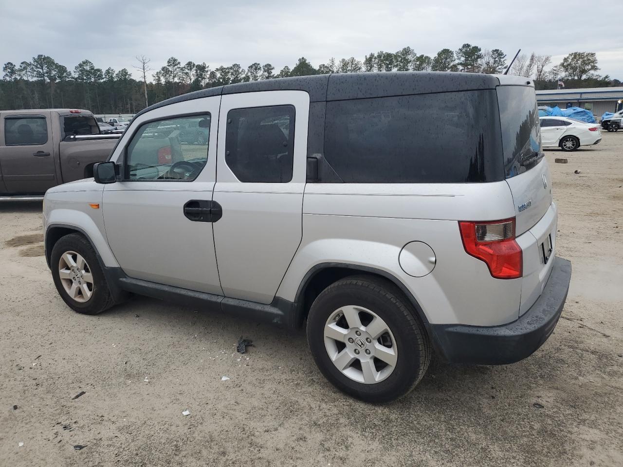 2011 HONDA ELEMENT EX - Image 2