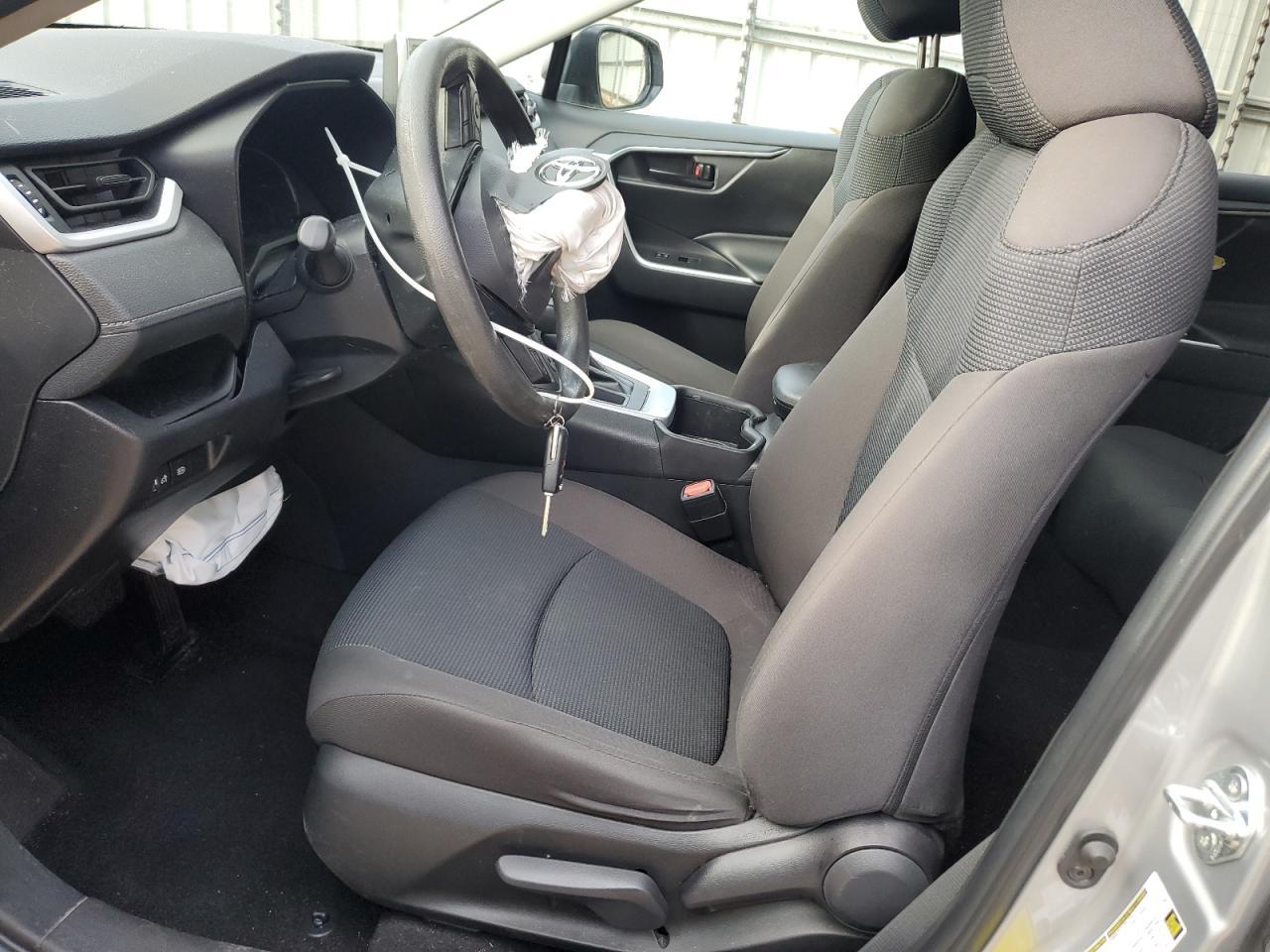 2023 TOYOTA RAV4 LE - Фото 7