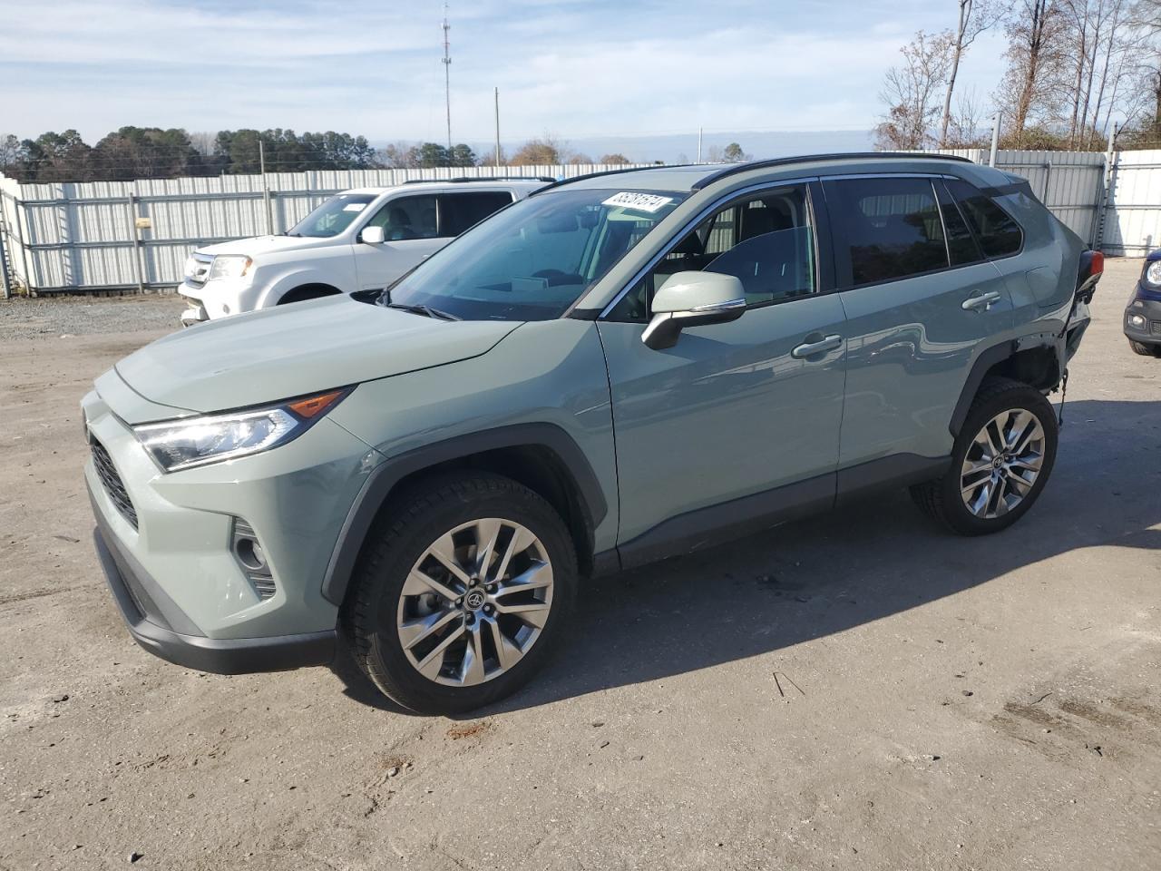 2020 TOYOTA RAV4 XLE P