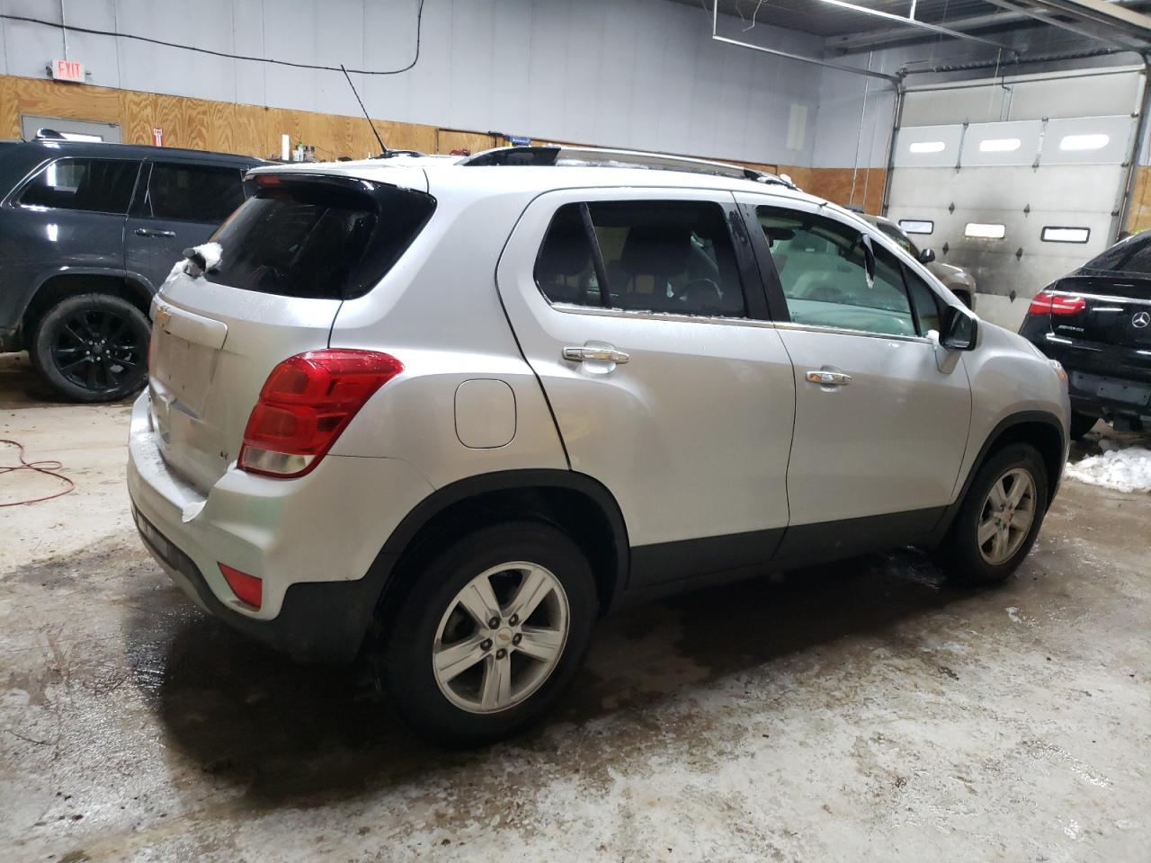 2019 CHEVROLET TRAX 1LT - Фото 3
