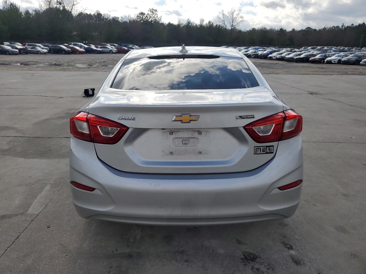 2016 CHEVROLET CRUZE PREM - Image 6