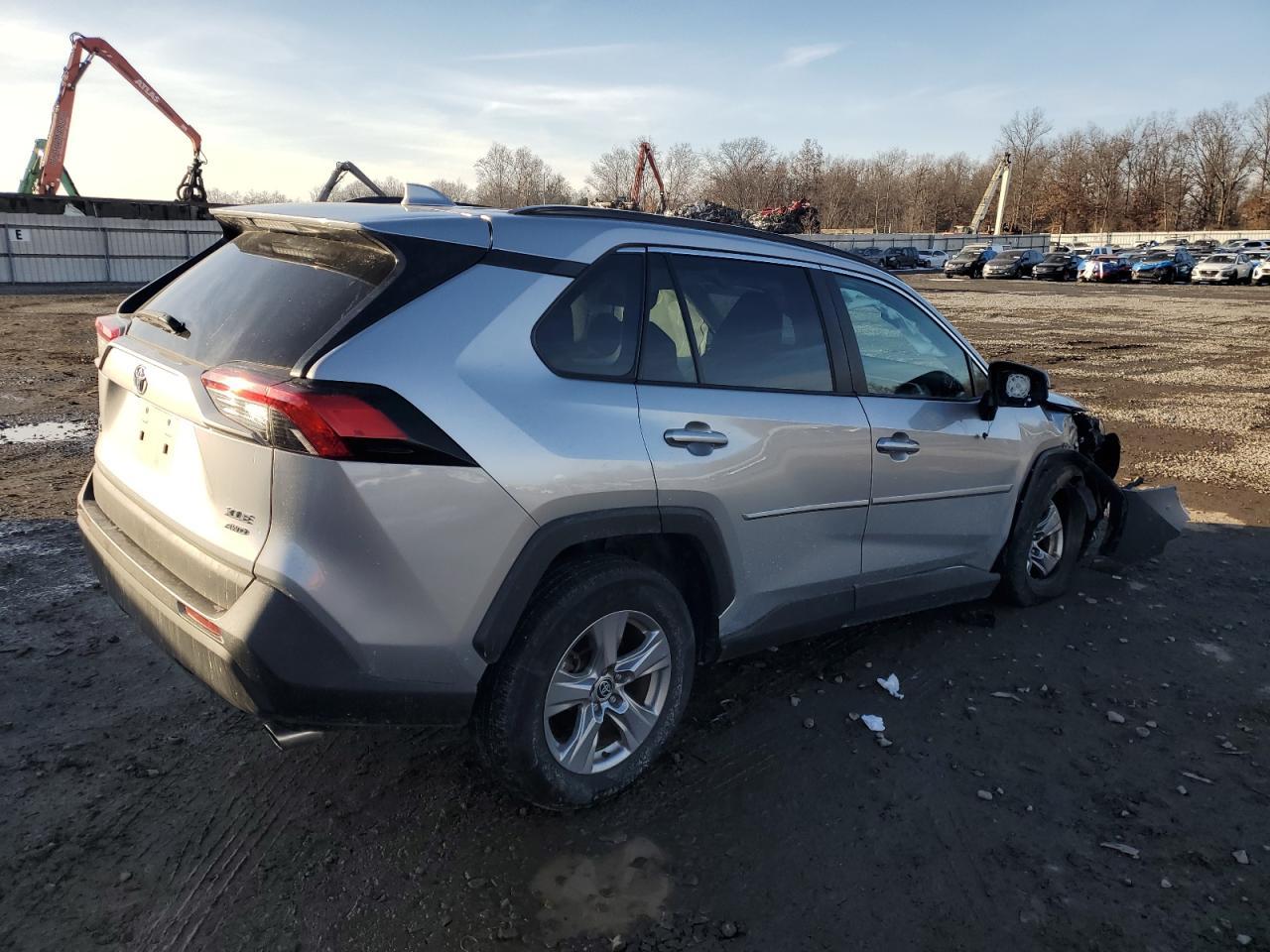 2022 TOYOTA RAV4 XLE - Image 3