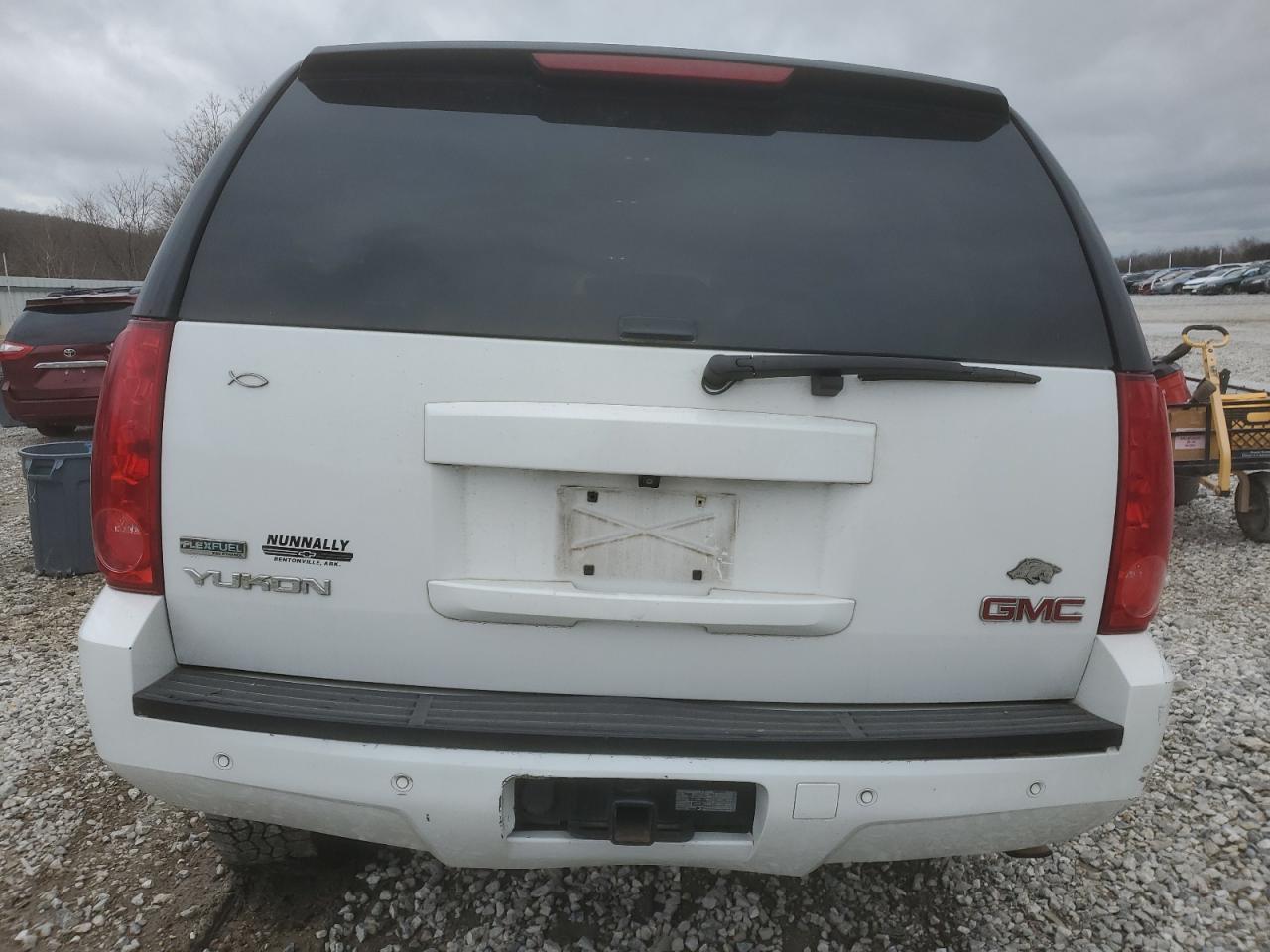 2012 GMC YUKON SLT - Image 6