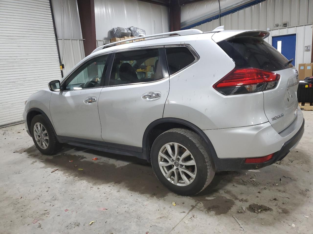 2017 NISSAN ROGUE S - Фото 2
