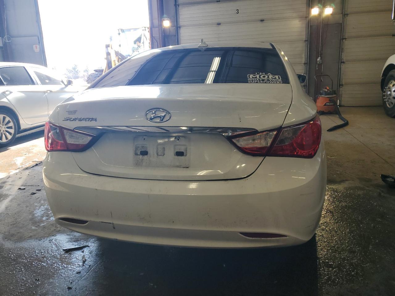 2013 HYUNDAI SONATA GLS - Image 6
