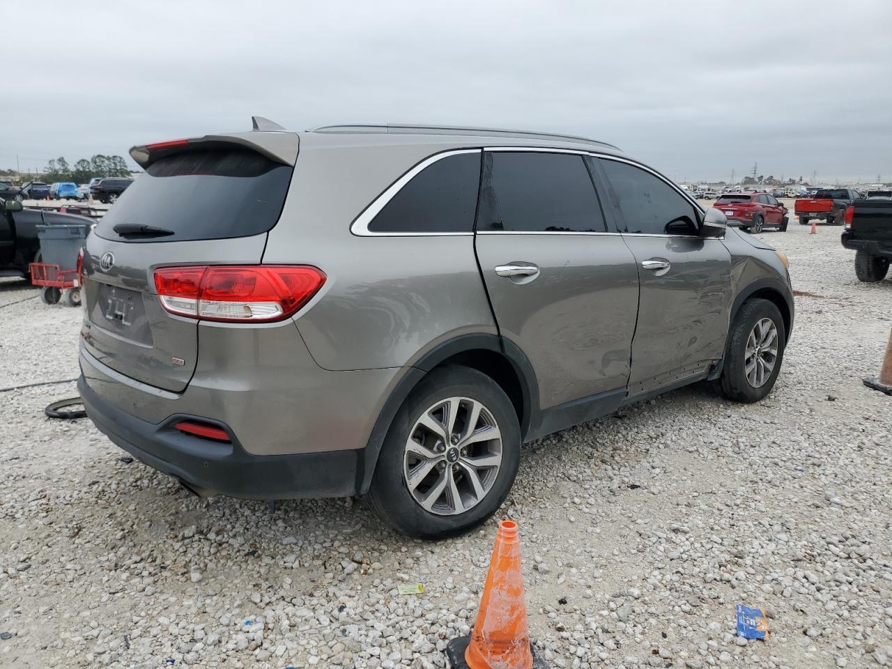 2016 KIA SORENTO LX - Image 3
