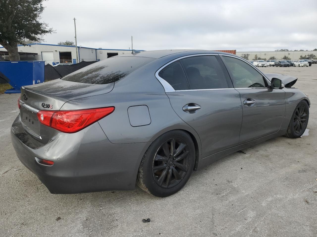 2016 INFINITI Q50 PREMIU - Фото 3