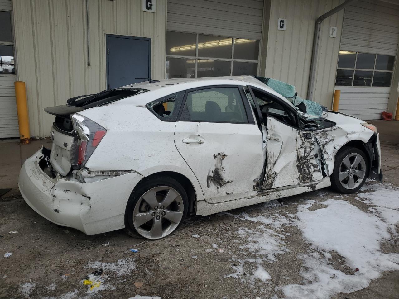 2013 TOYOTA PRIUS - Фото 3