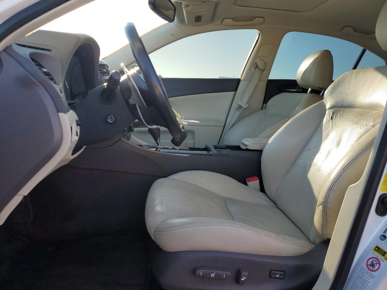 2011 LEXUS IS 350 - Фото 7