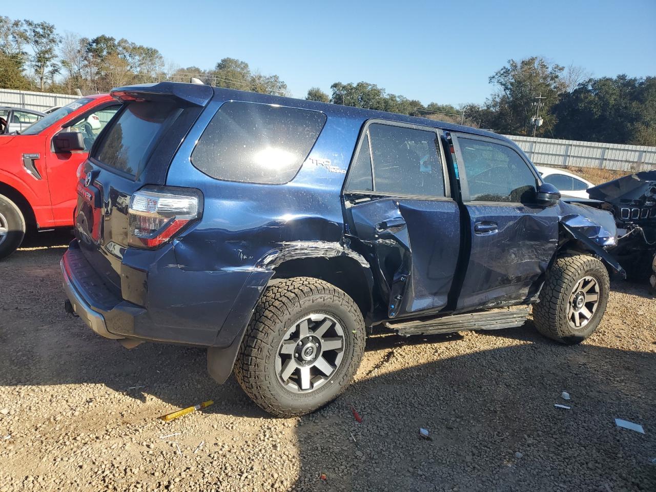 2019 TOYOTA 4RUNNER SR - Image 3