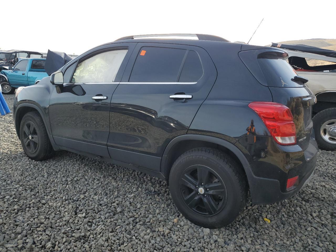 2019 CHEVROLET TRAX 1LT - Image 2