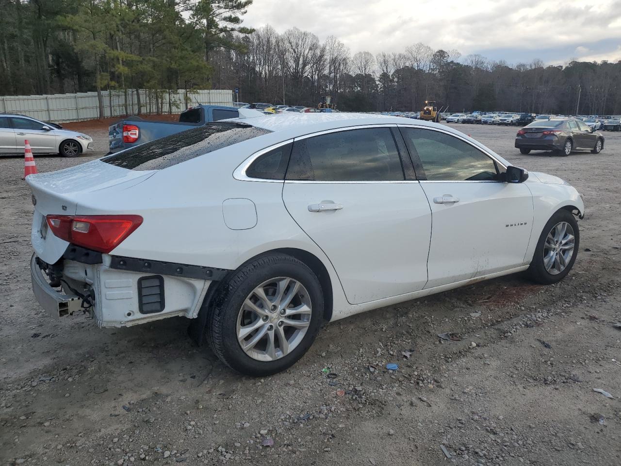 2017 CHEVROLET MALIBU LT - Image 3
