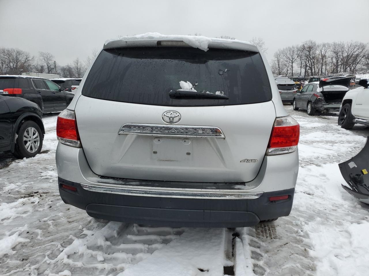 2012 TOYOTA HIGHLANDER - Image 6