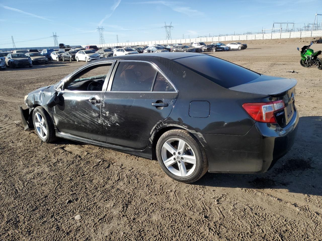 2013 TOYOTA CAMRY L - Фото 2