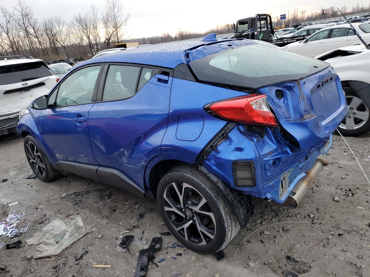 2018 TOYOTA C-HR XLE - Фото 2