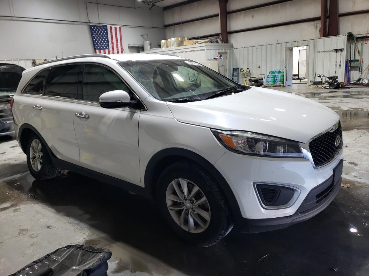 2016 KIA SORENTO LX - Image 4