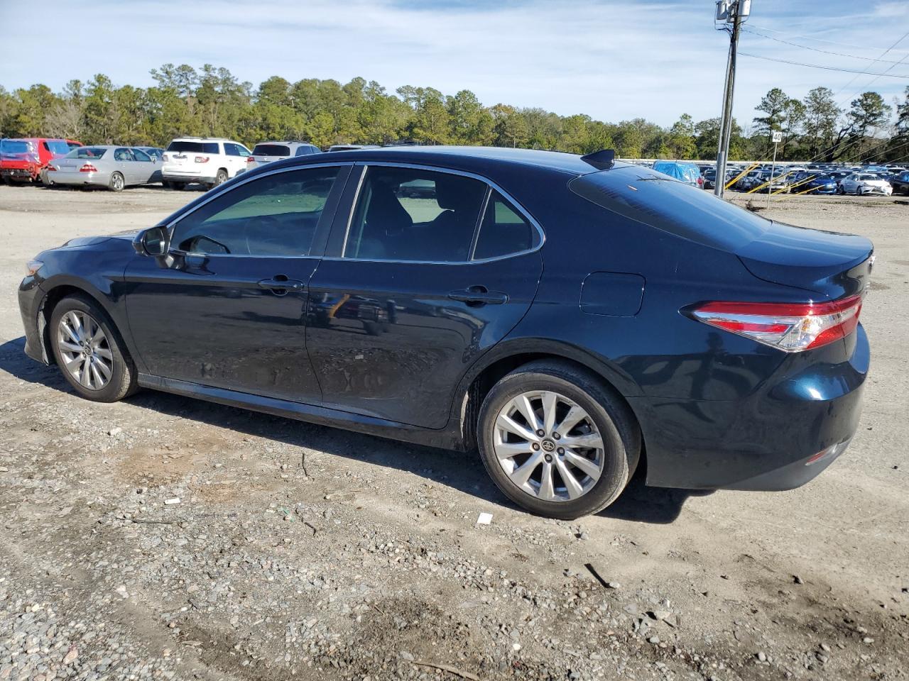 2020 TOYOTA CAMRY LE - Фото 2