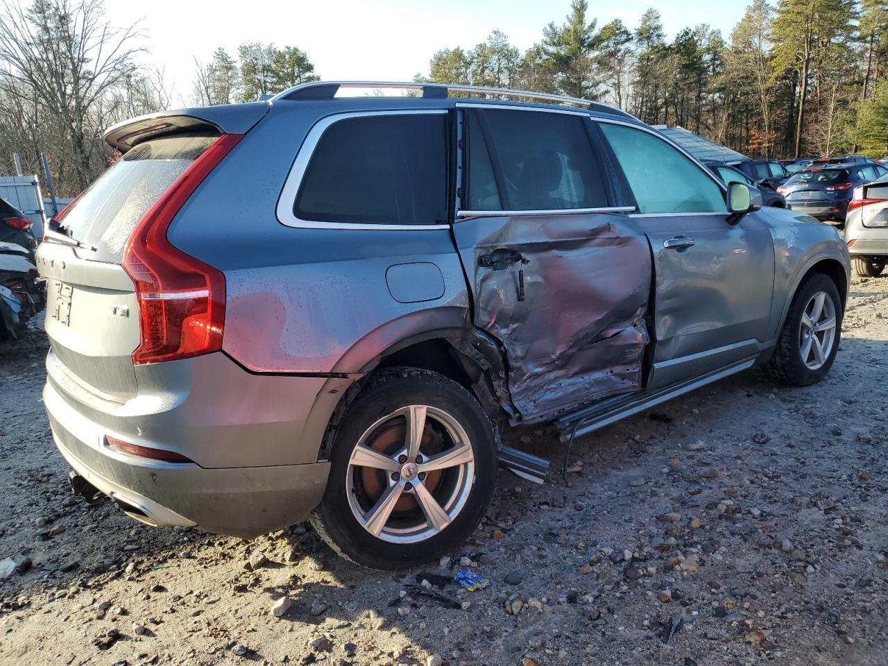 2016 VOLVO XC90 T5 - Фото 3