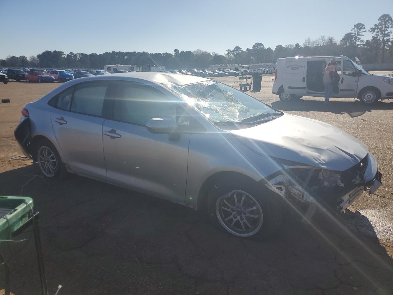 2022 TOYOTA COROLLA LE - Фото 4