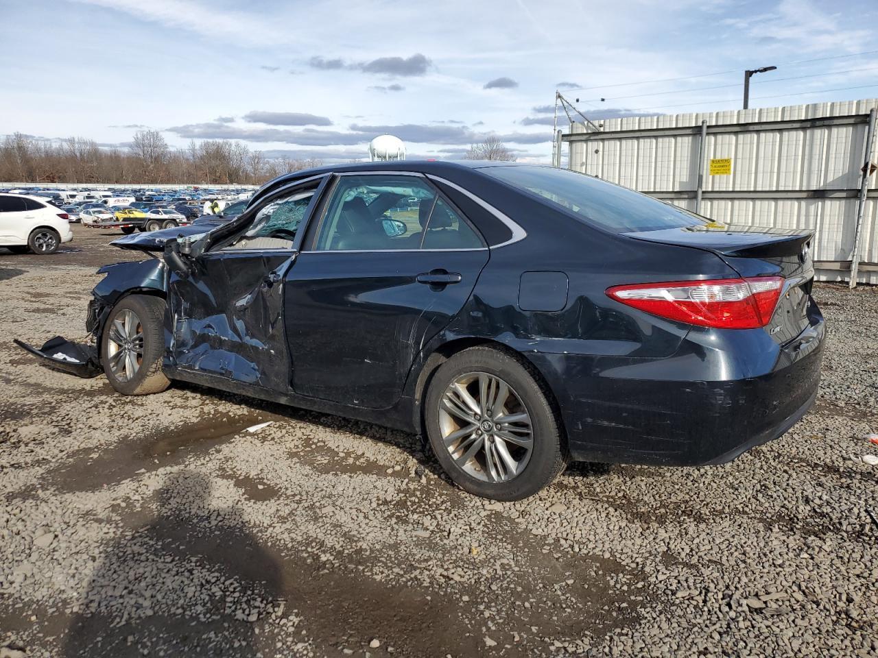 2017 TOYOTA CAMRY LE - Фото 2