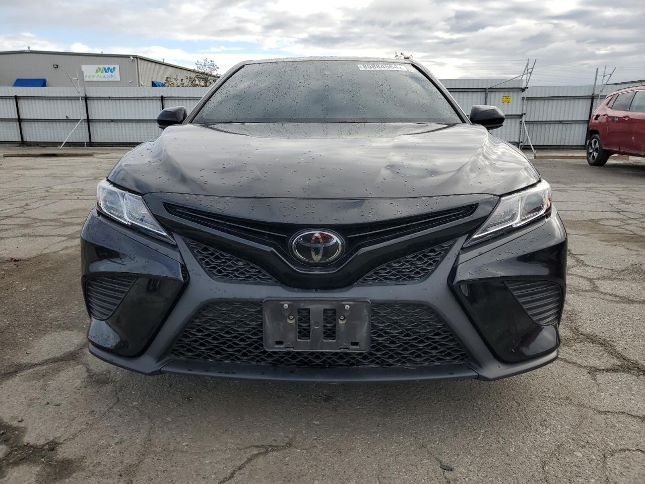 2020 TOYOTA CAMRY SE - Фото 5