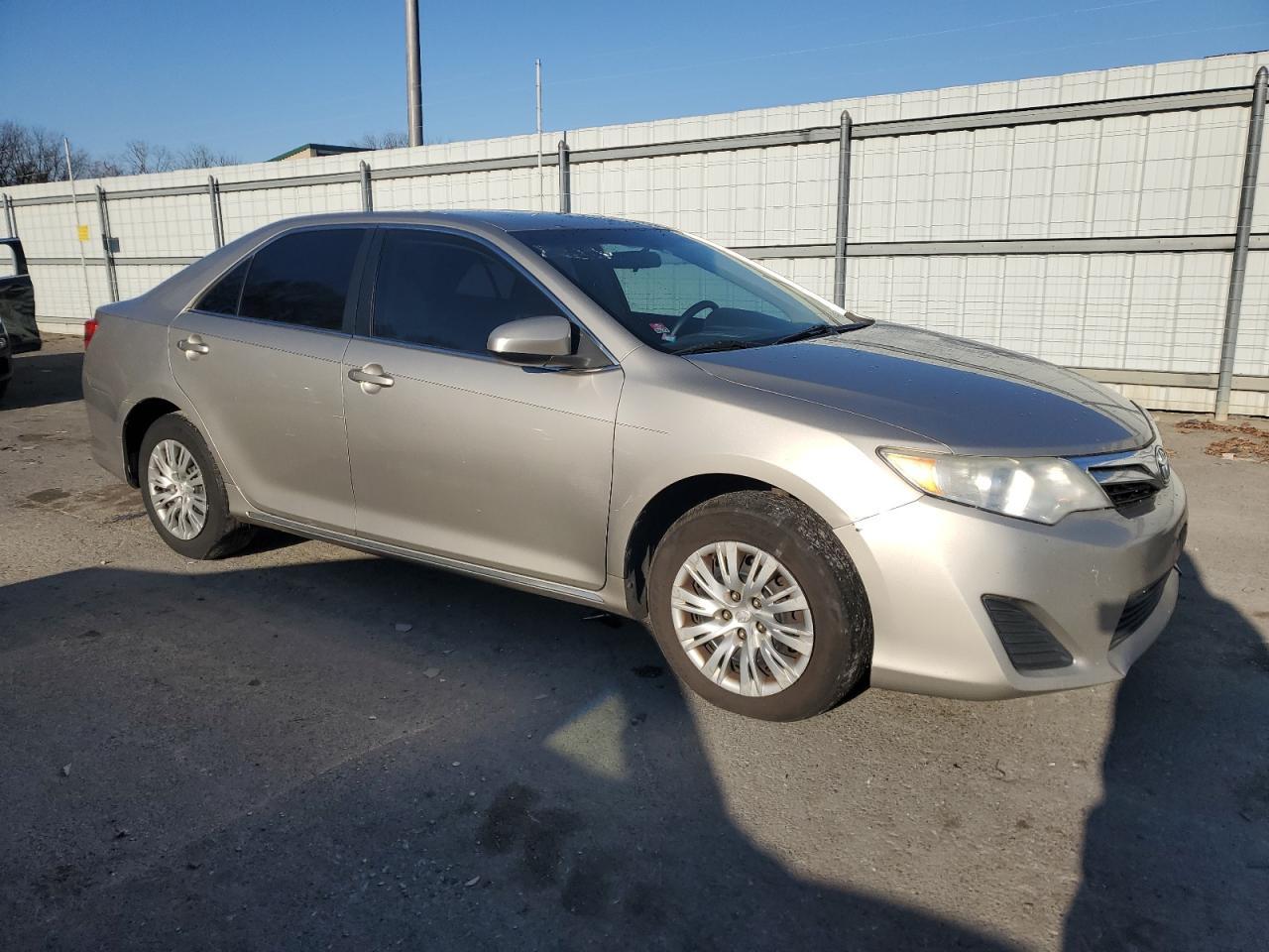 2014 TOYOTA CAMRY L - Image 4
