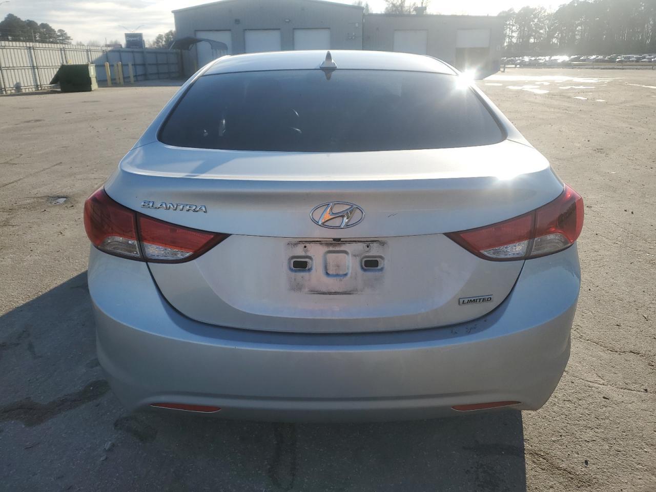 2013 HYUNDAI ELANTRA GL - Image 6