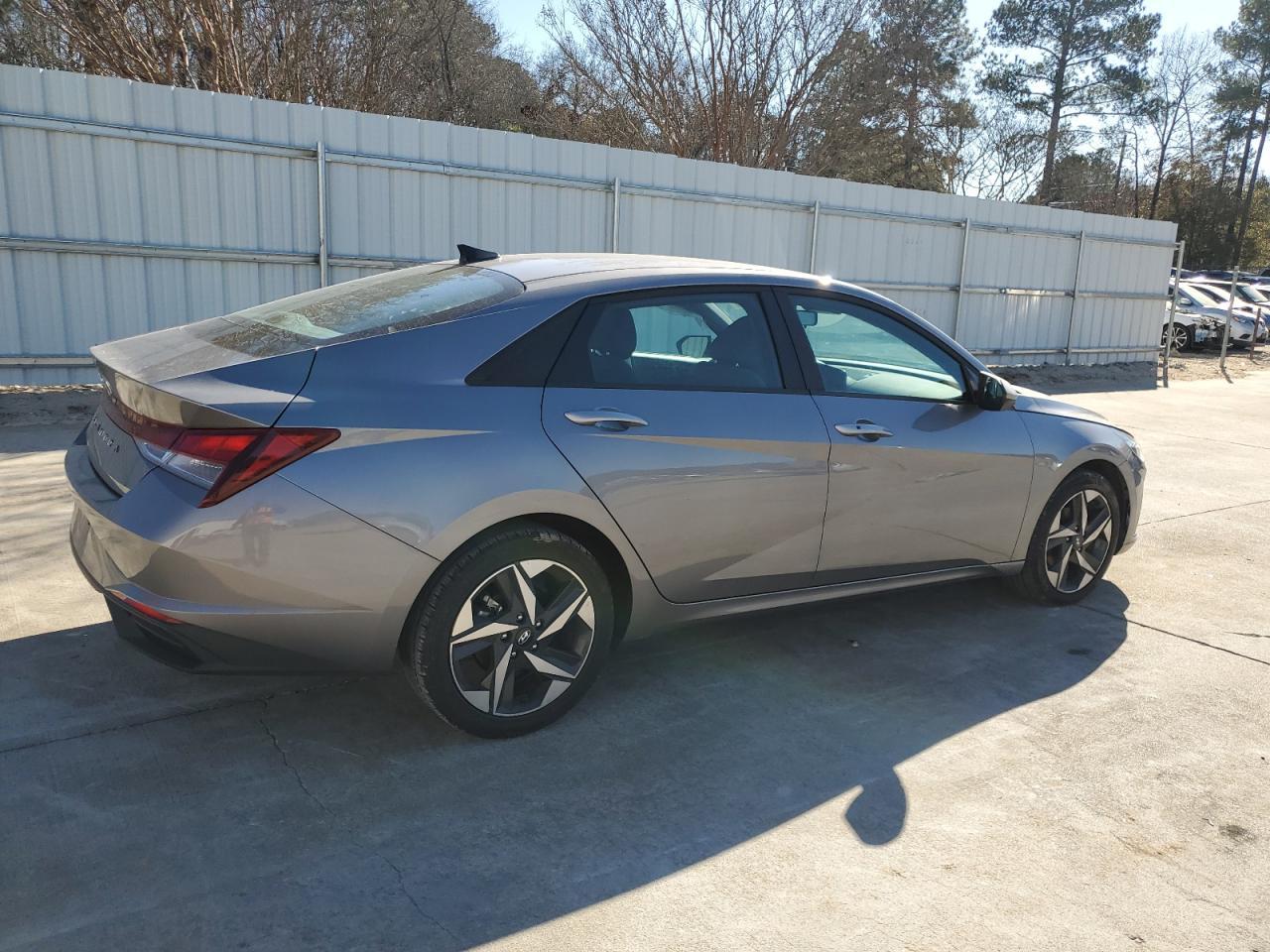 2023 HYUNDAI ELANTRA SE - Image 3