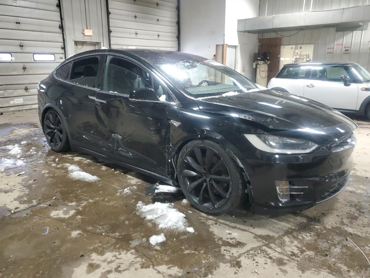 2016 TESLA MODEL X - Фото 4