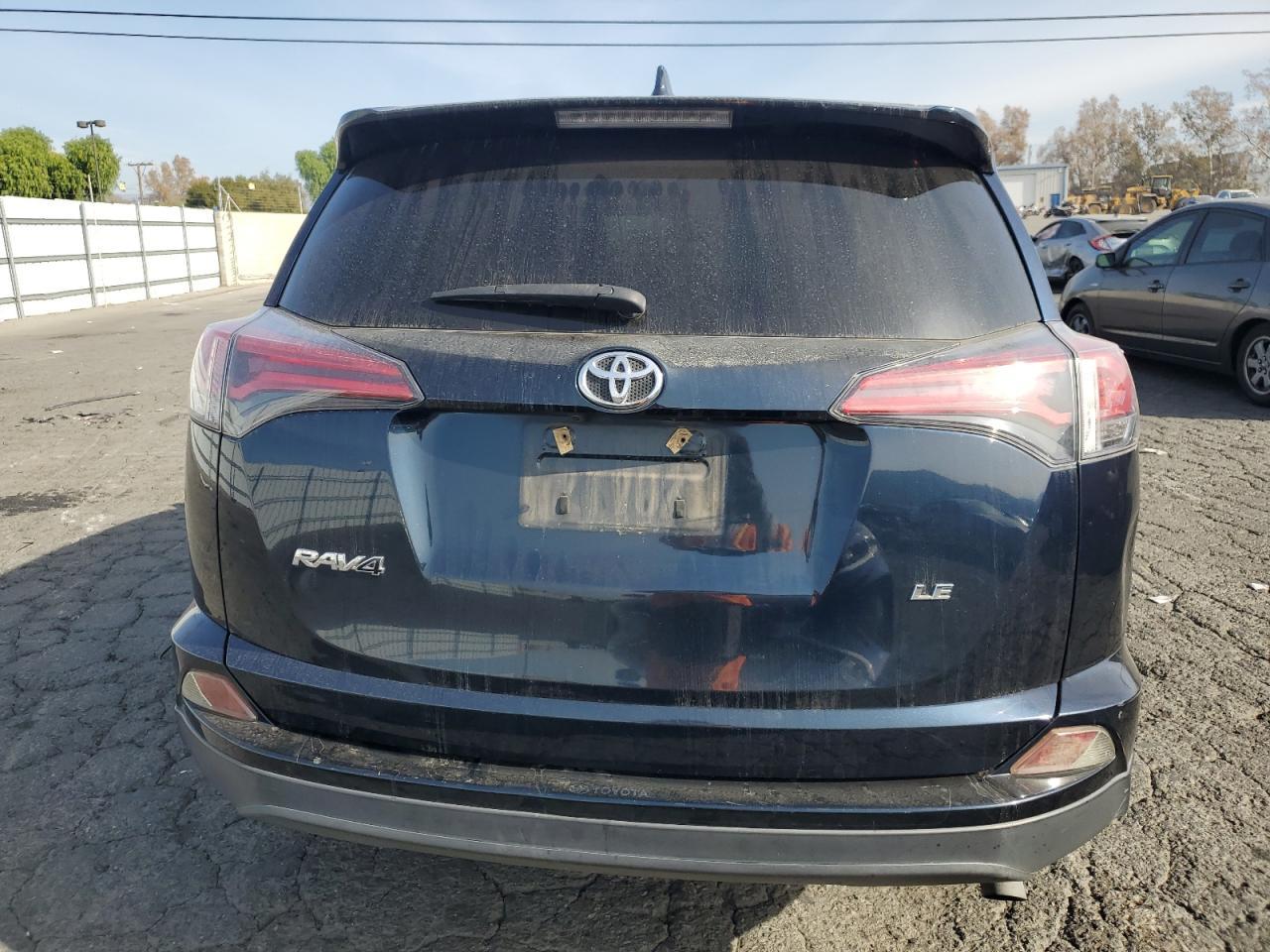 2017 TOYOTA RAV4 LE - Image 6