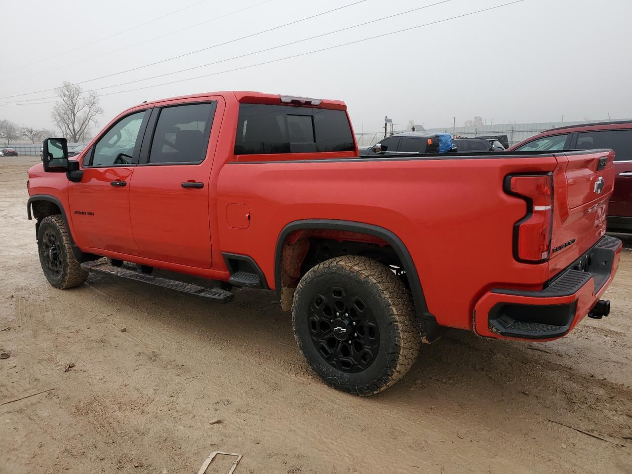 2024 CHEVROLET SILVERADO - Image 2