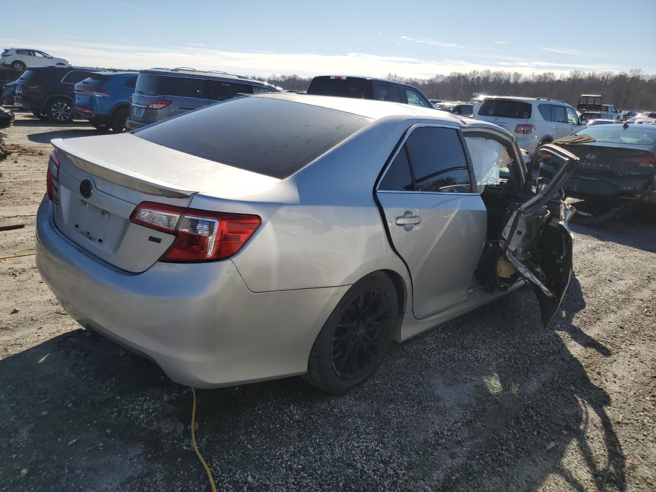 2012 TOYOTA CAMRY BASE - Фото 3
