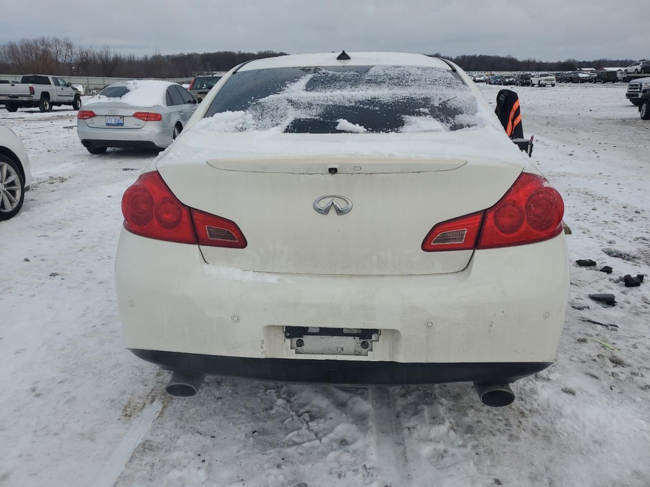 2012 INFINITI G37 - Image 6