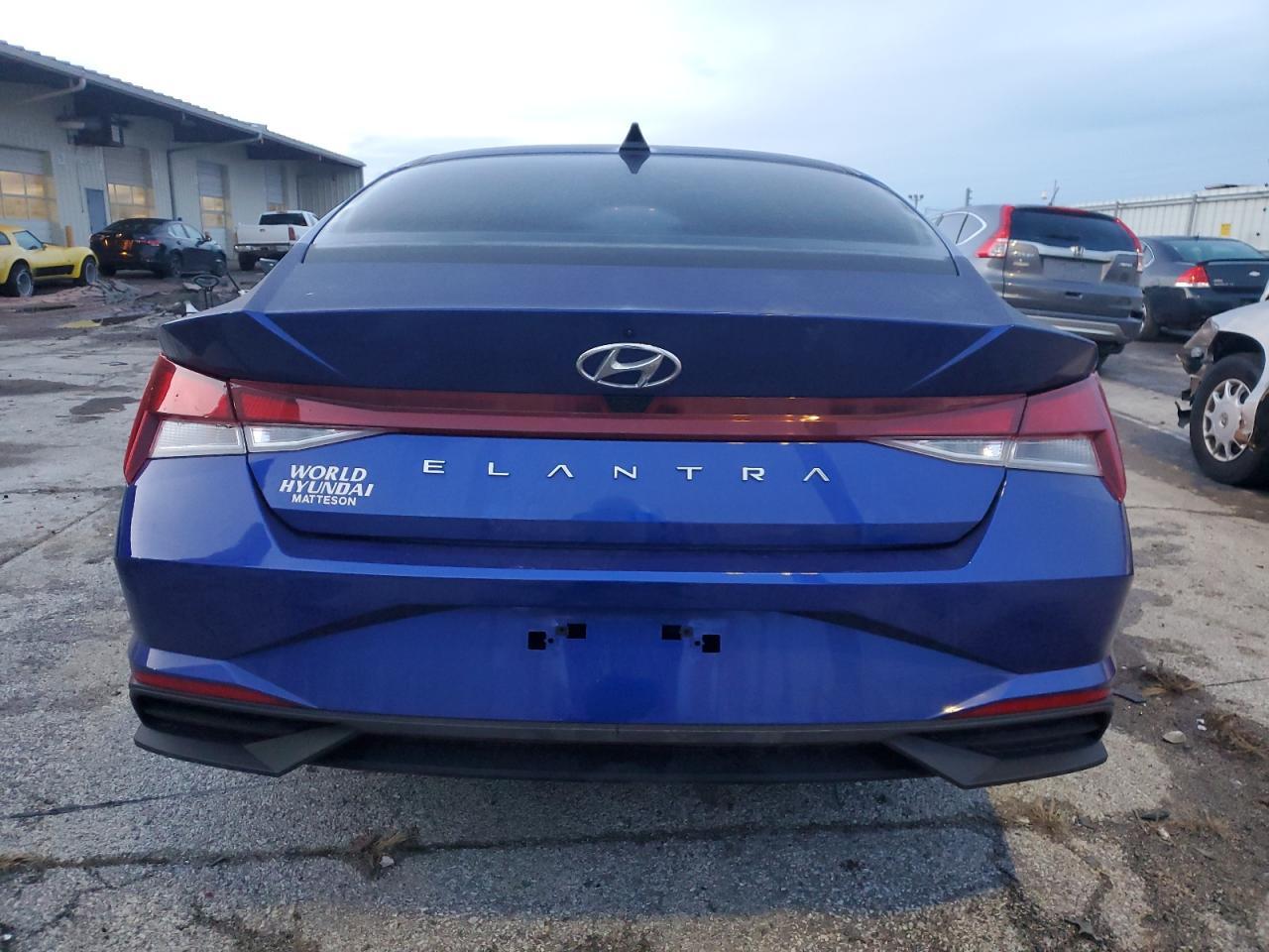 2023 HYUNDAI ELANTRA SE - Image 6
