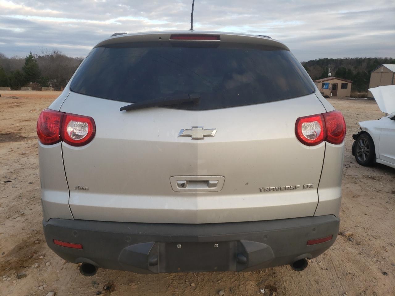 2012 CHEVROLET TRAVERSE L - Image 6