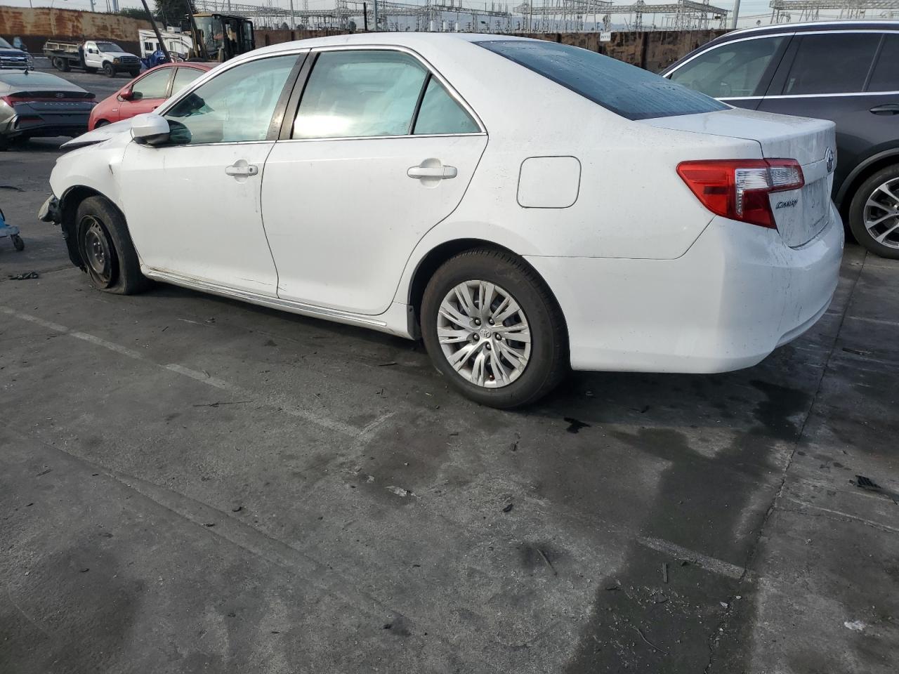 2014 TOYOTA CAMRY L - Image 2