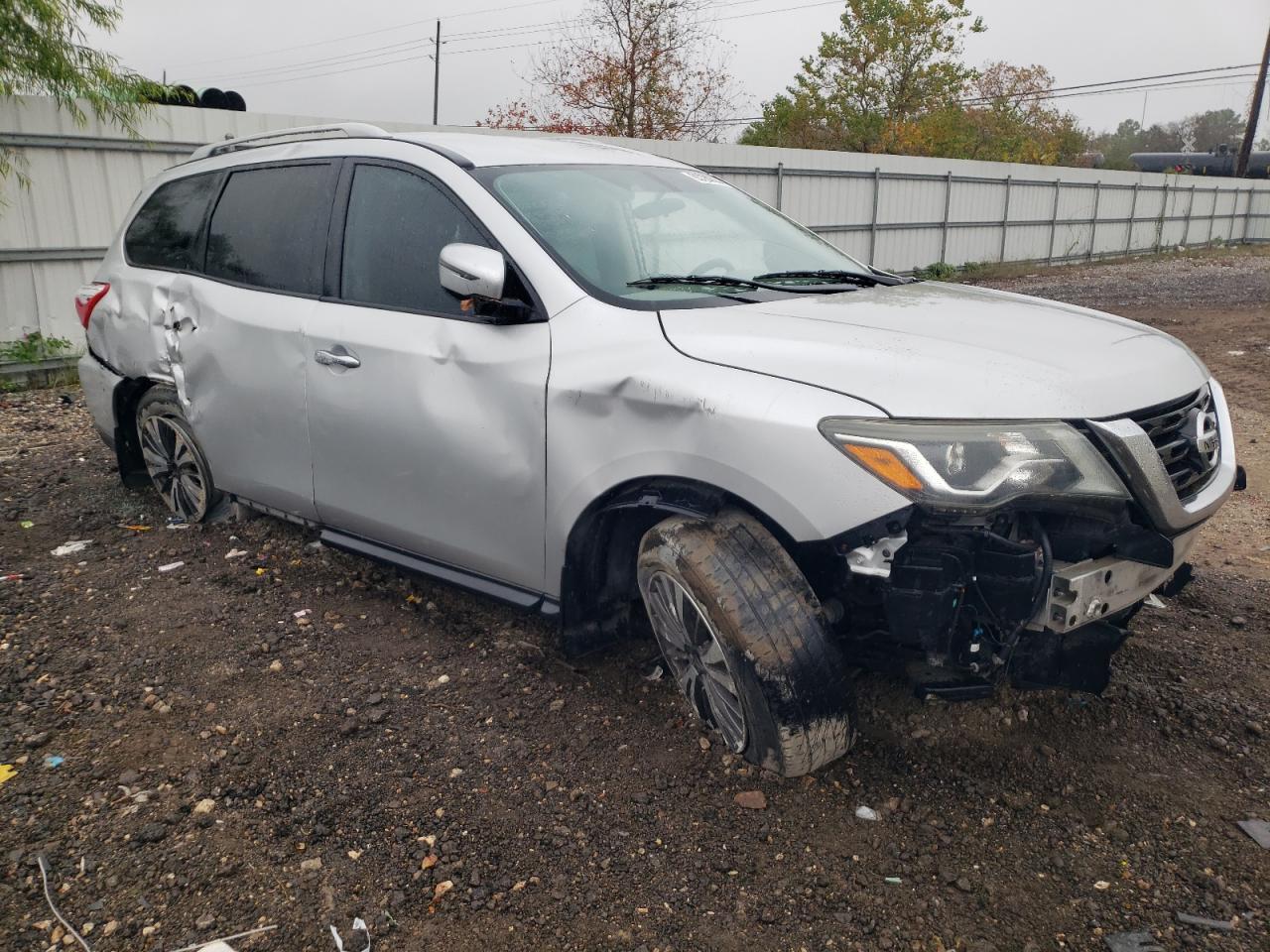 2017 NISSAN PATHFINDER - Image 4
