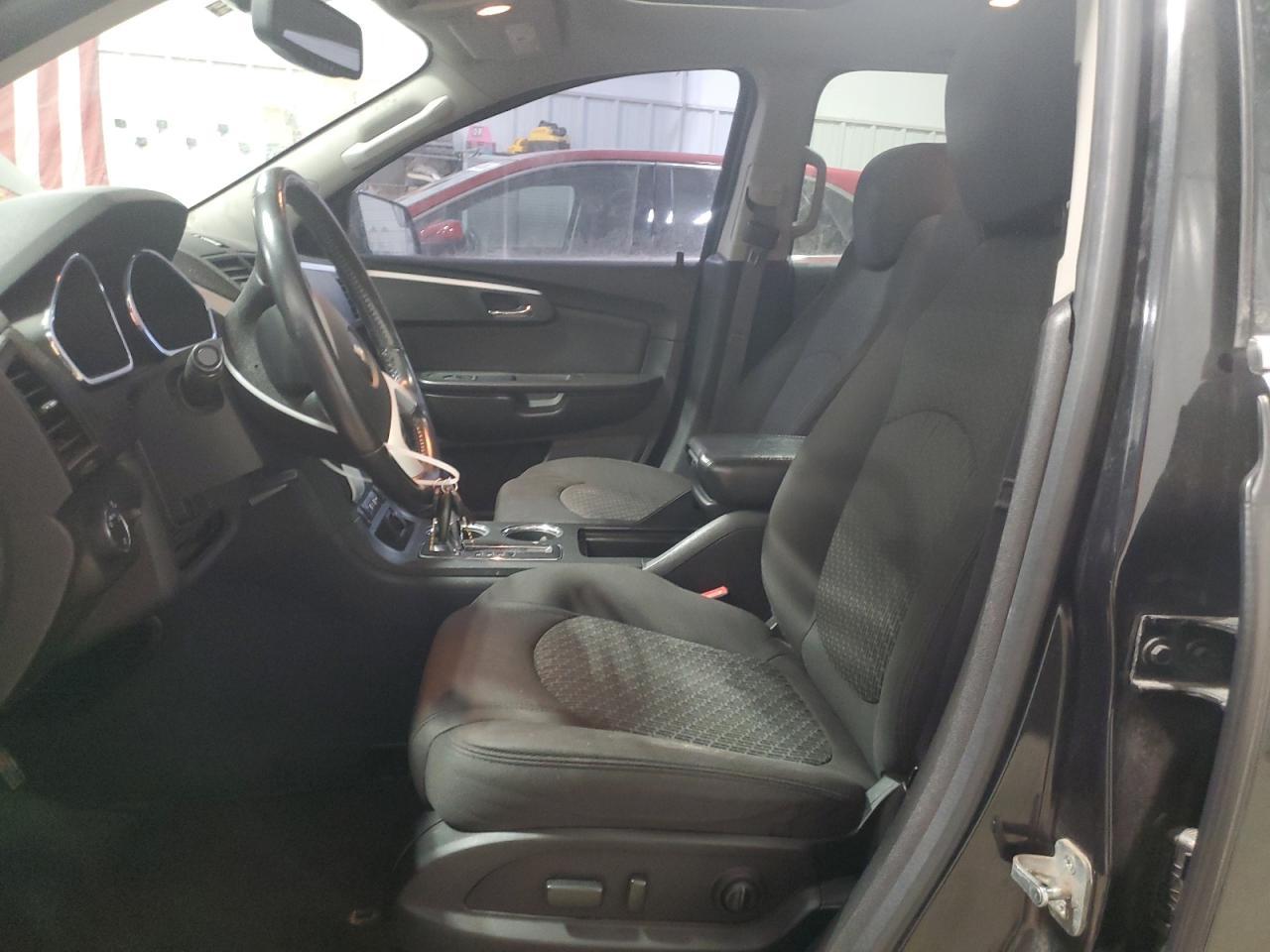 2011 CHEVROLET TRAVERSE L - Фото 7