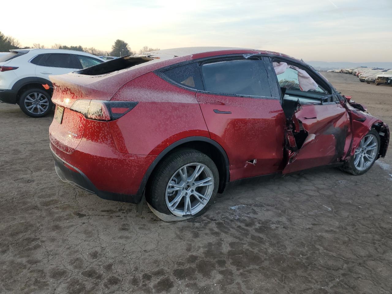2024 TESLA MODEL Y - Image 3