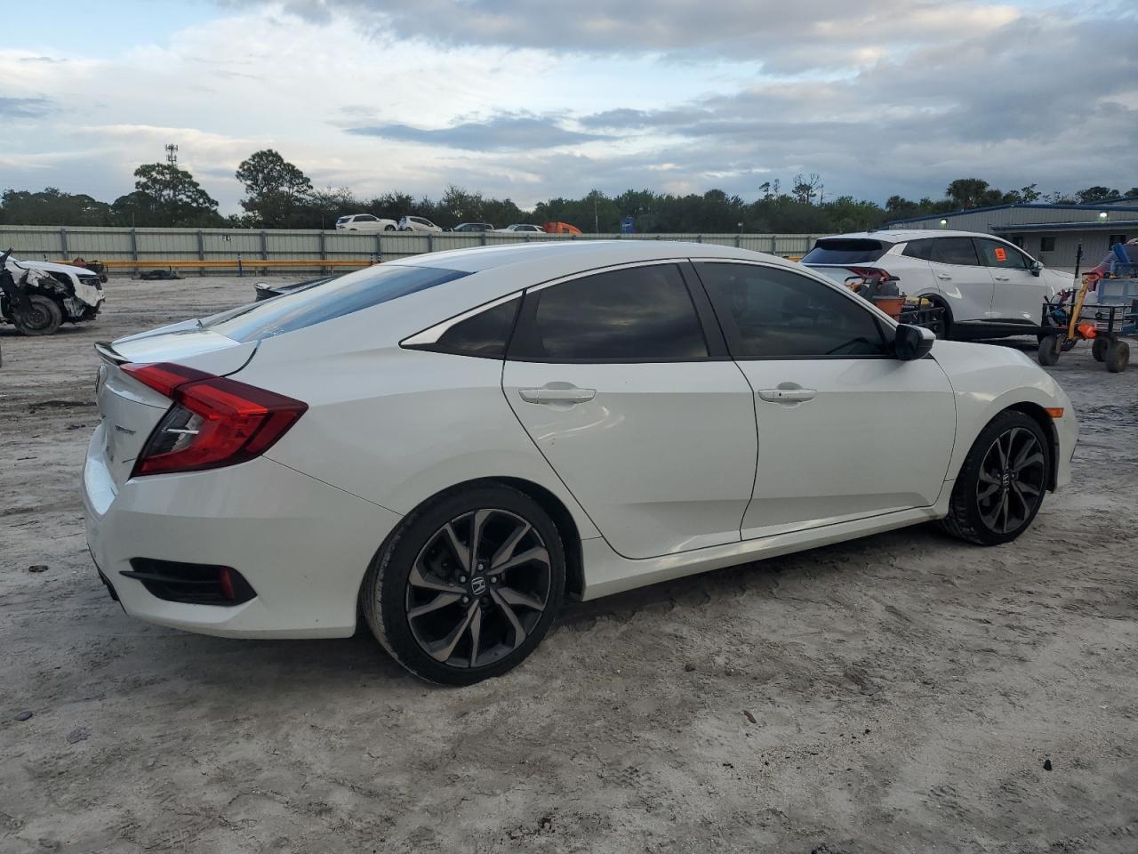 2019 HONDA CIVIC SPOR - Фото 3