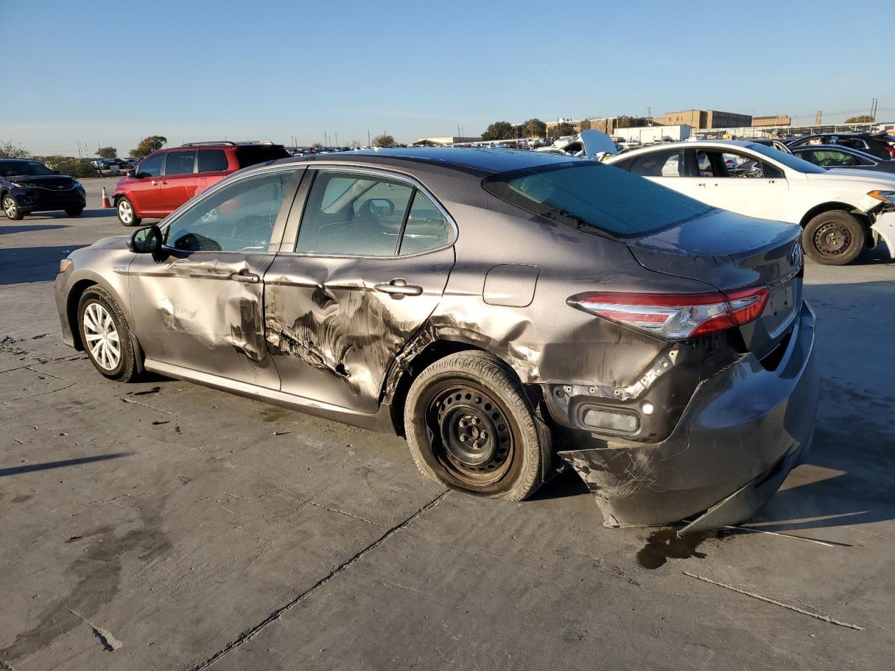 2018 TOYOTA CAMRY LE - Фото 2