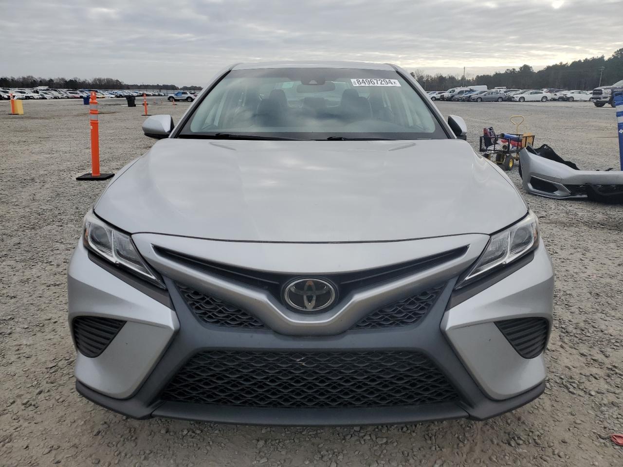 2020 TOYOTA CAMRY SE - Фото 5